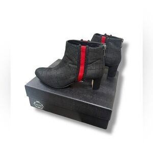 **RARE FIND** Lucy Choi London Booties